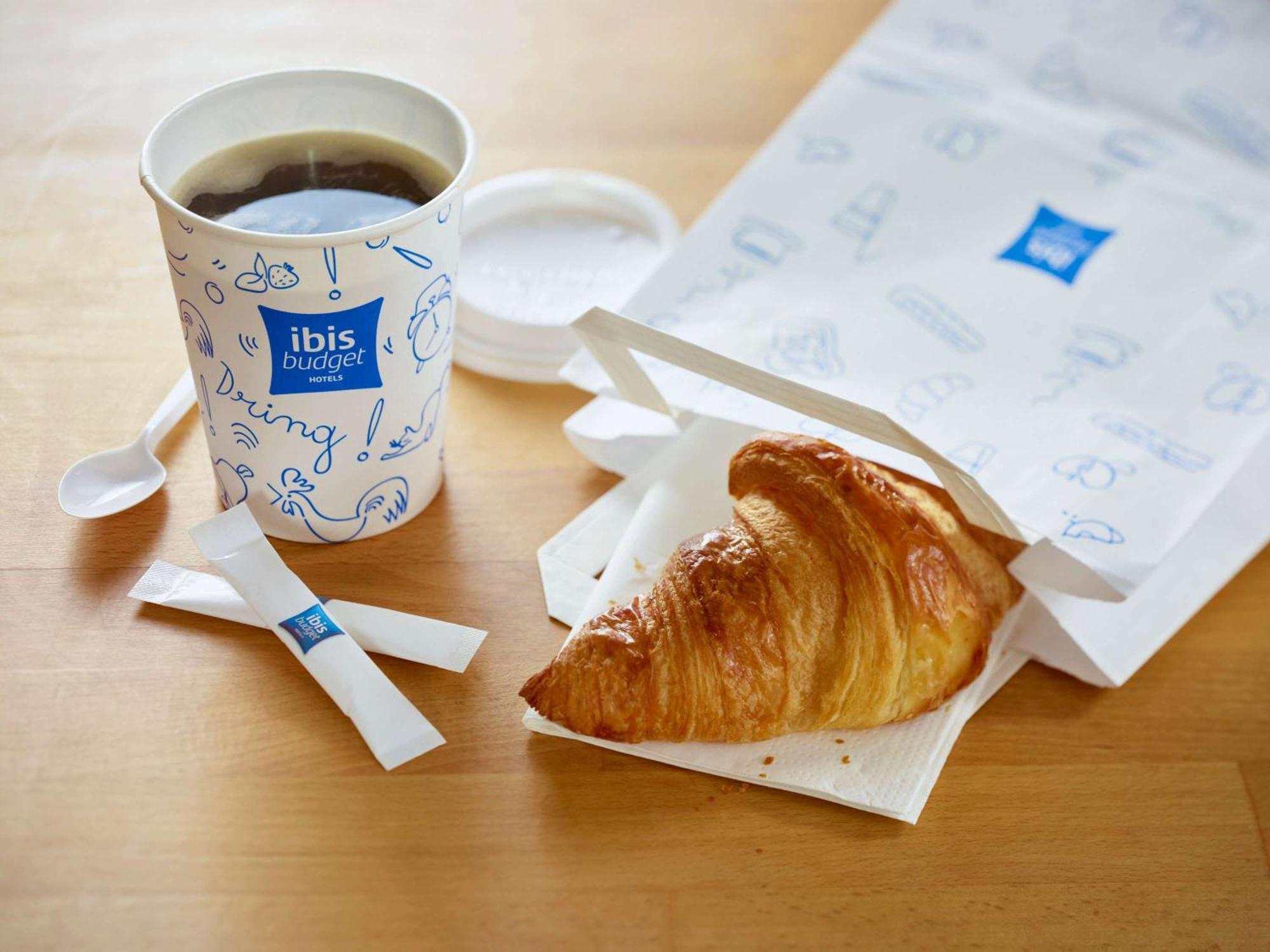 Ibis Budget Poitiers Sud Экстерьер фото