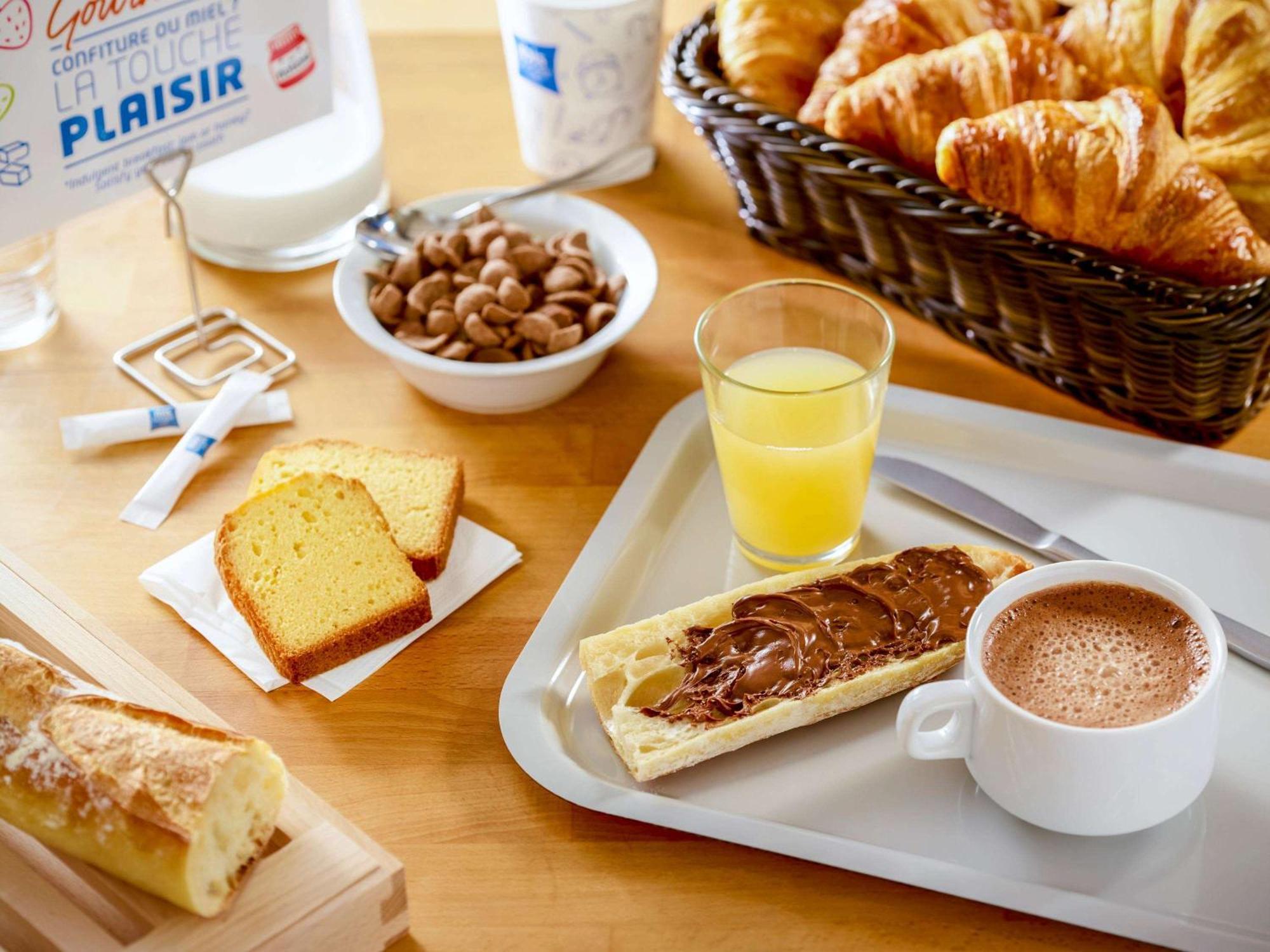 Ibis Budget Poitiers Sud Экстерьер фото