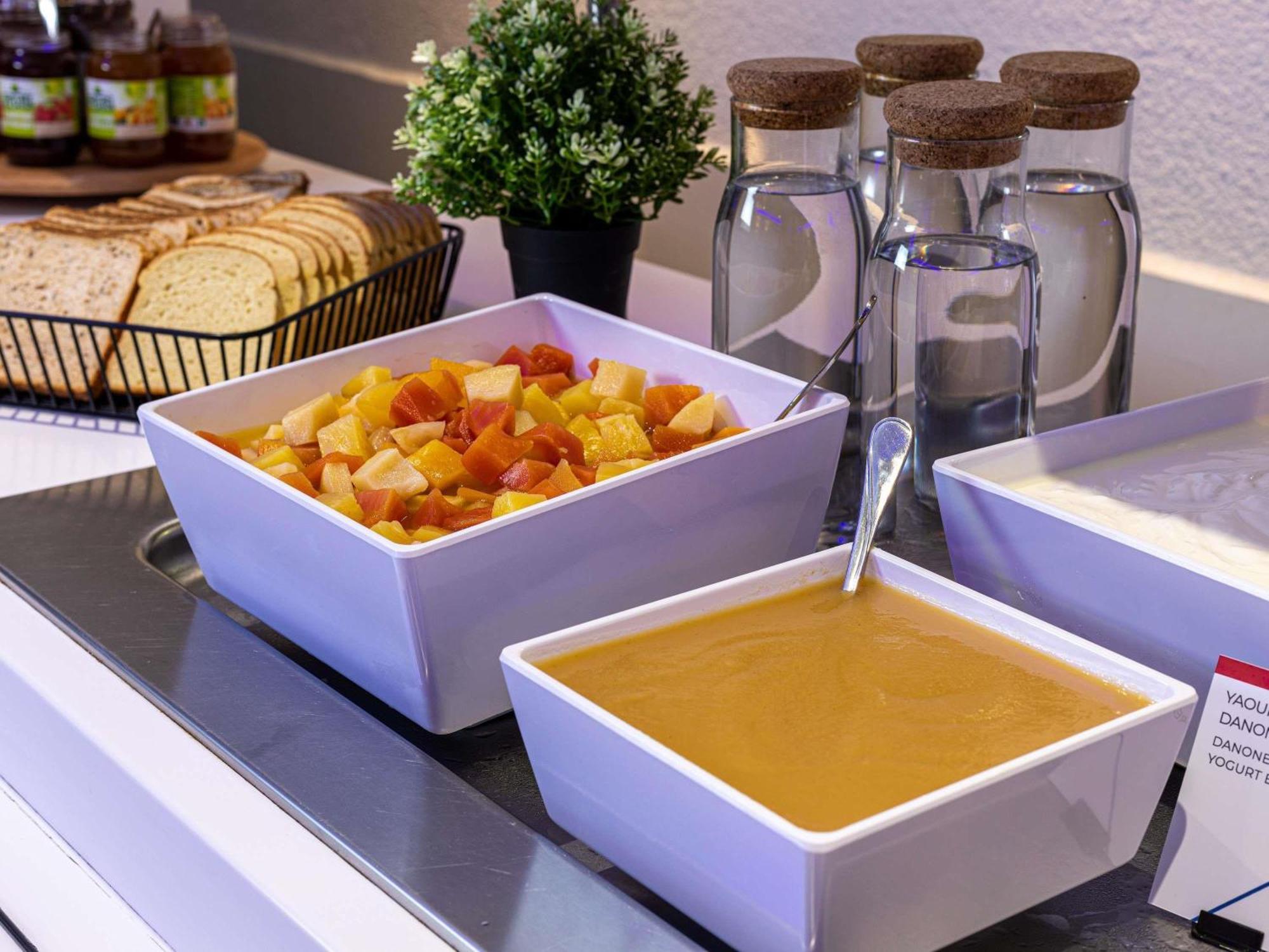 Ibis Budget Poitiers Sud Экстерьер фото
