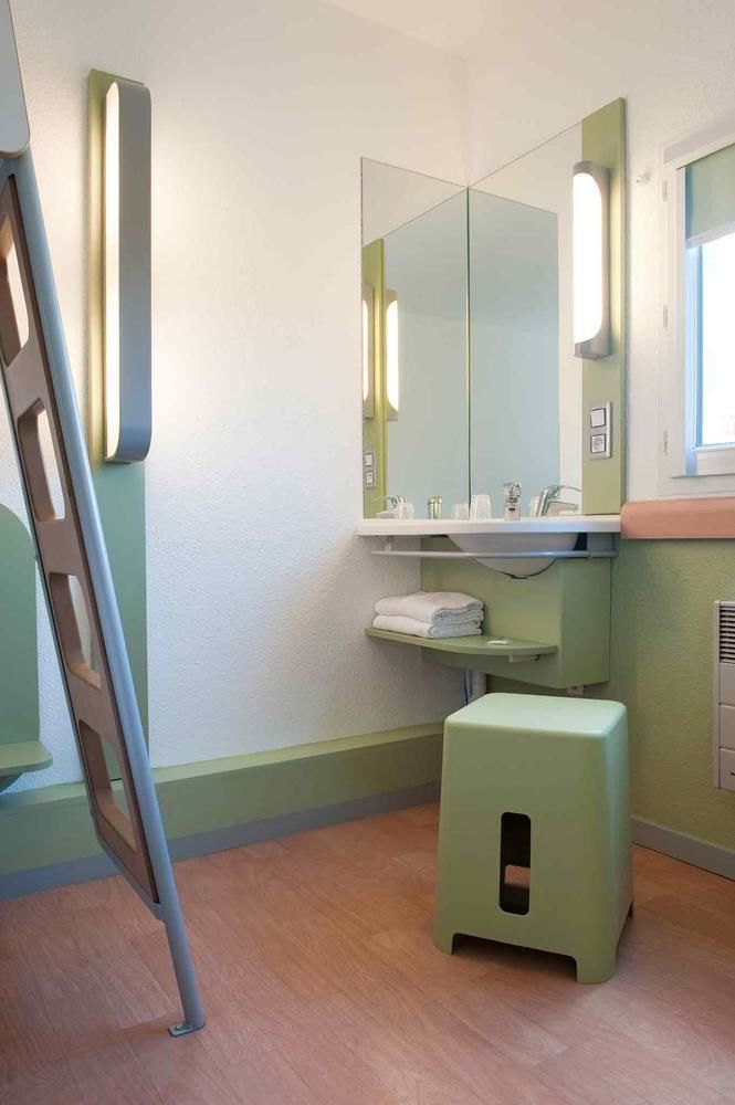 Ibis Budget Poitiers Sud Экстерьер фото