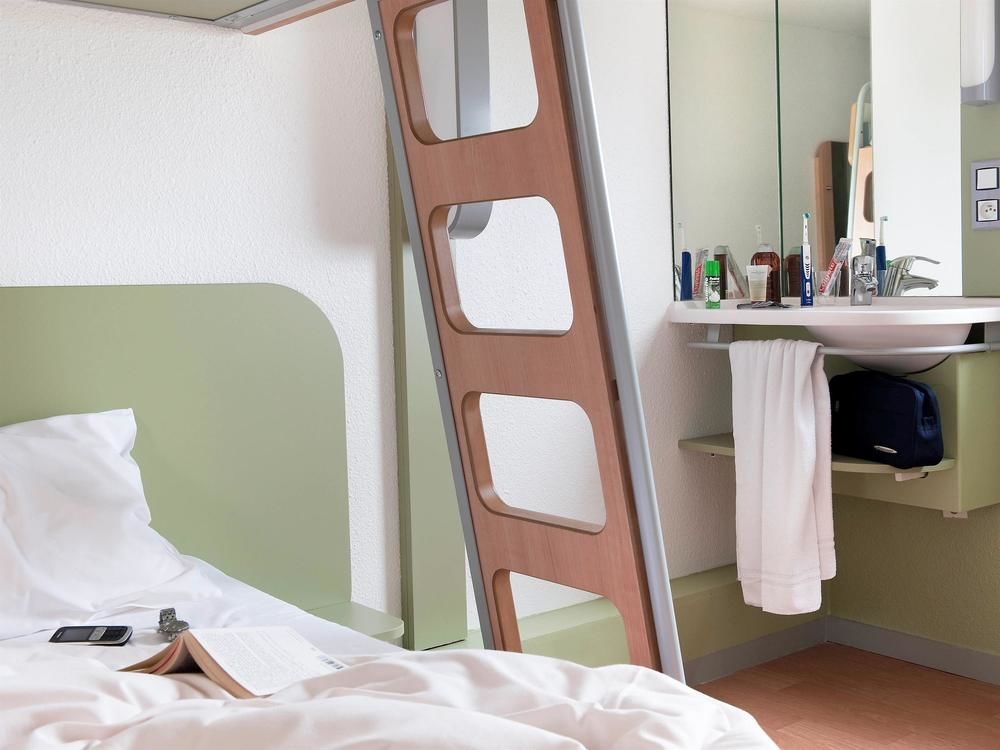 Ibis Budget Poitiers Sud Экстерьер фото