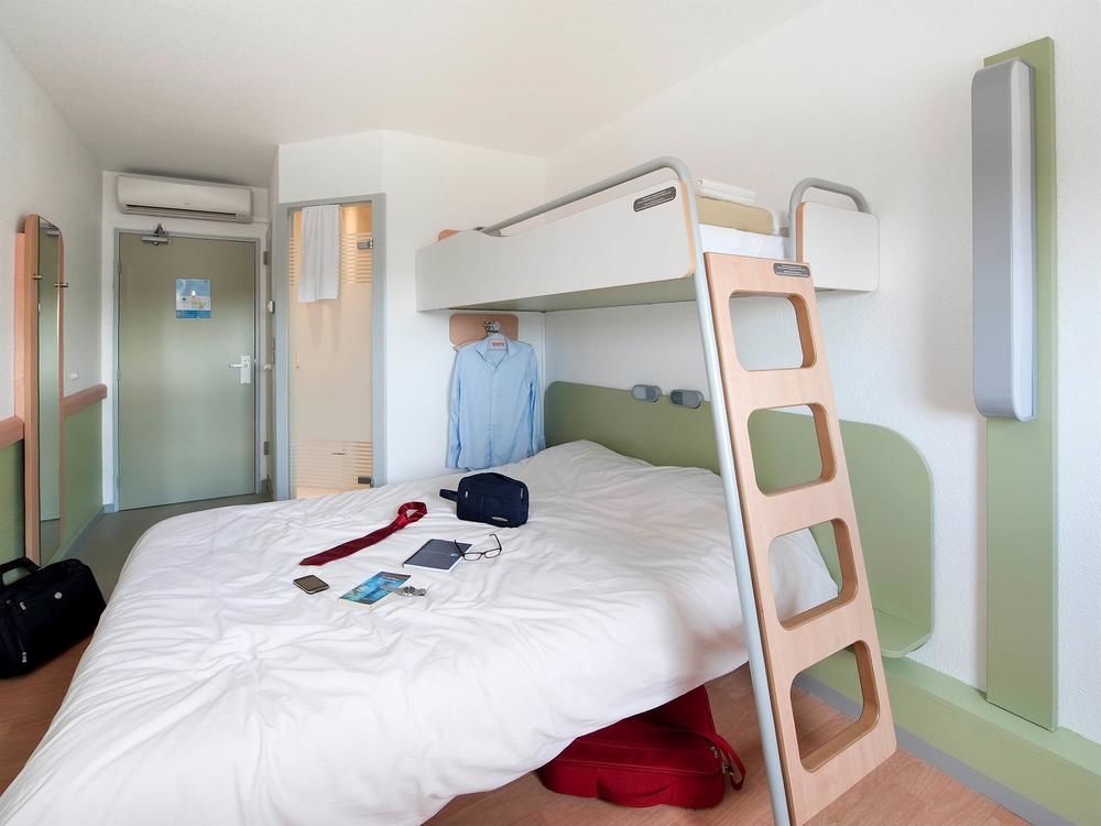 Ibis Budget Poitiers Sud Экстерьер фото
